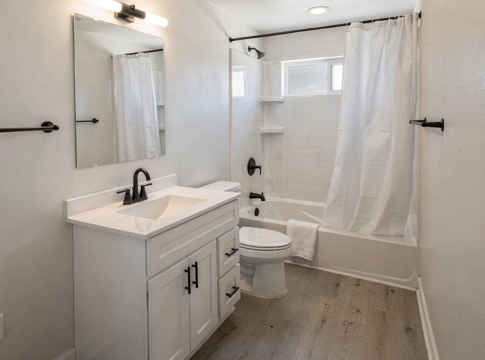 Eagle Ranch bathroom