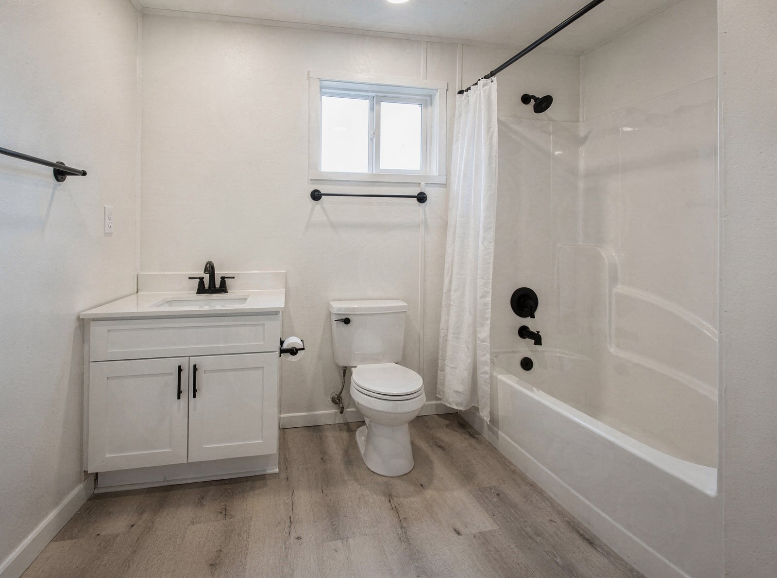 Elk Ranch bathroom