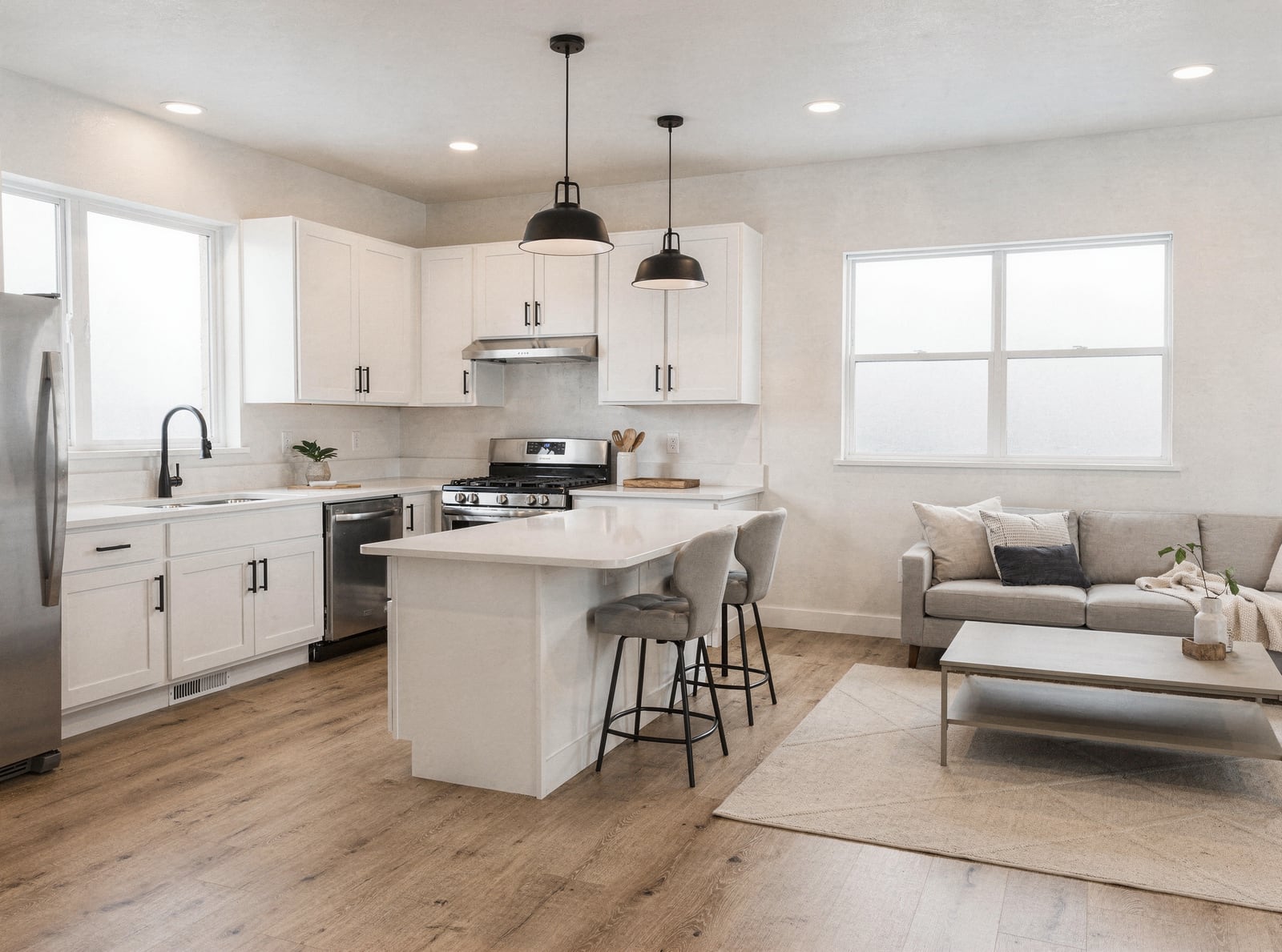 Torreys kitchen & living